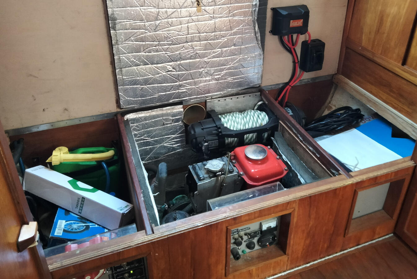 Kubota 12V genset and Hoisting winch Kubota 12V genset and Hoisting winch