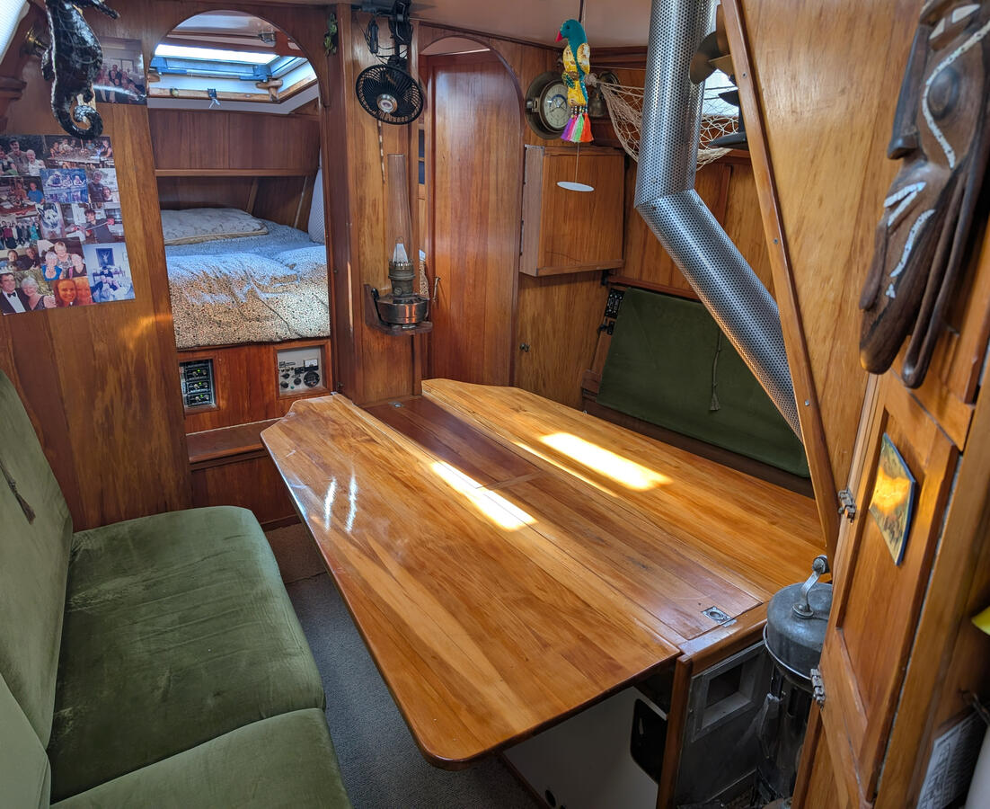 Saloon table sides deployed