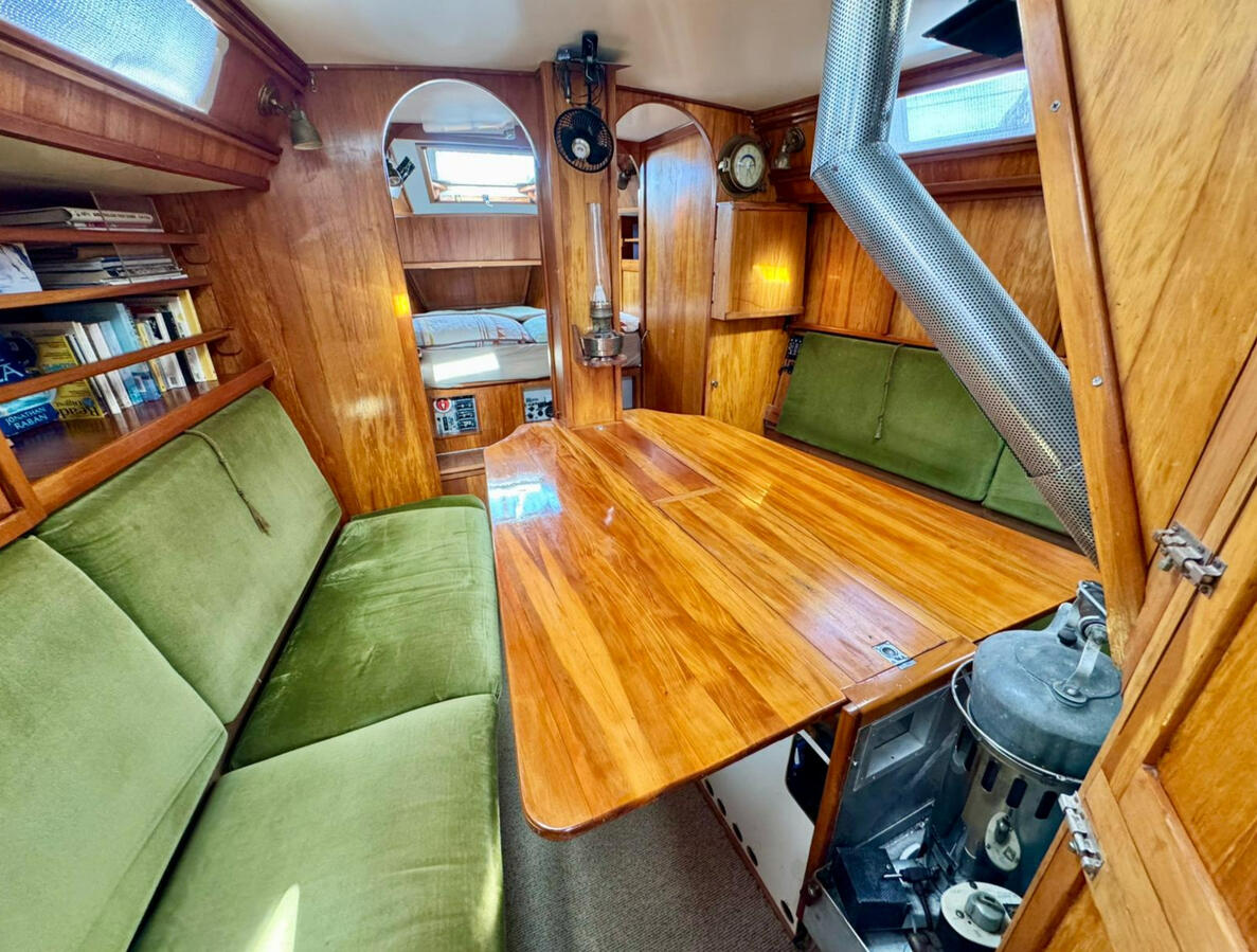 Saloon portside