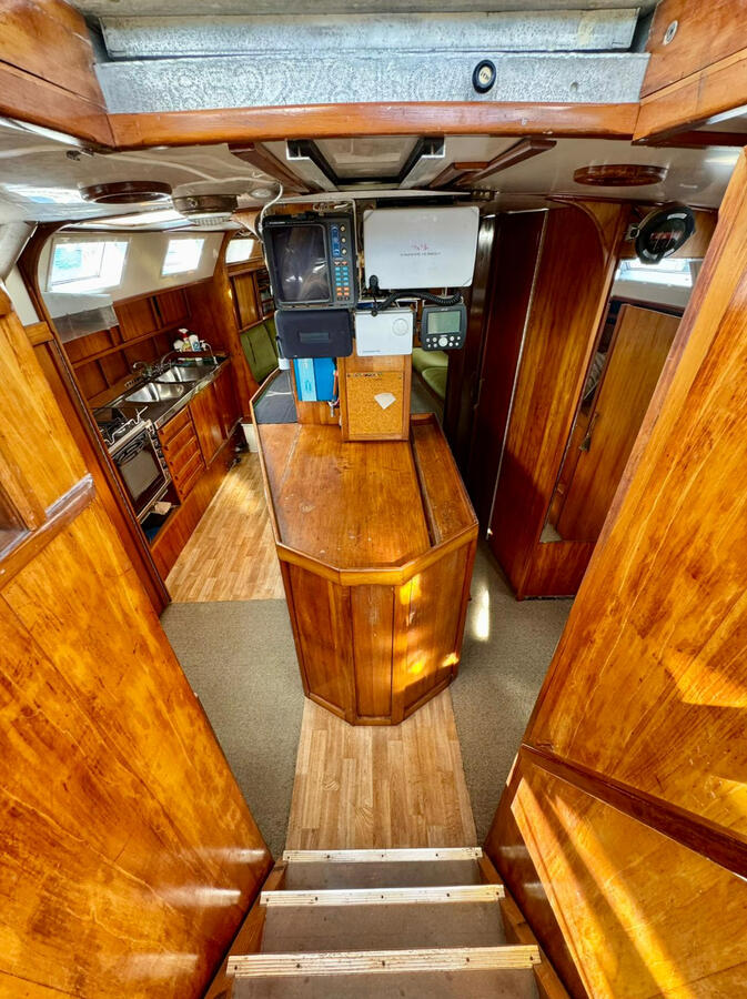 Looking forward from companionway Looking forward from companionway