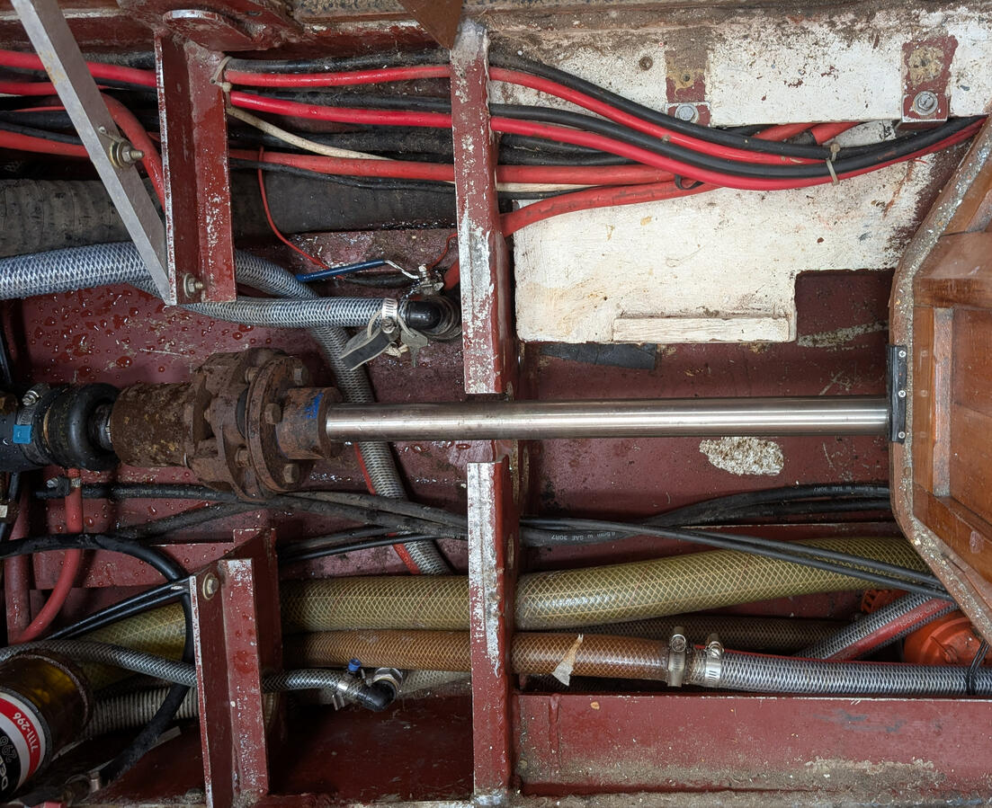 Intermediate shaft w face seal